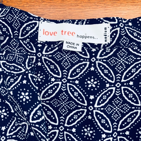 SOLD Anthropolgie (Love Tree Happens) Med Blouse - Picture 4 of 8